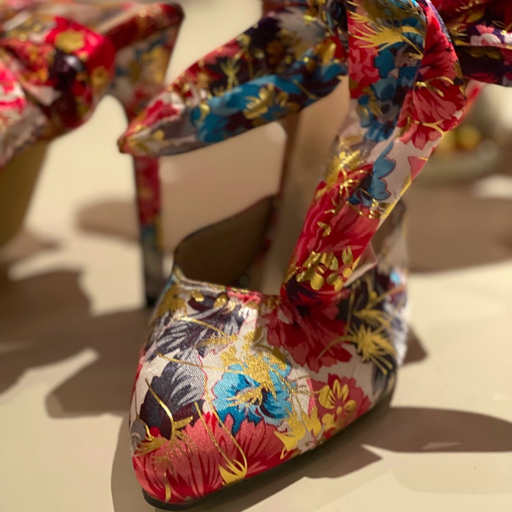 New cute flower print shoes